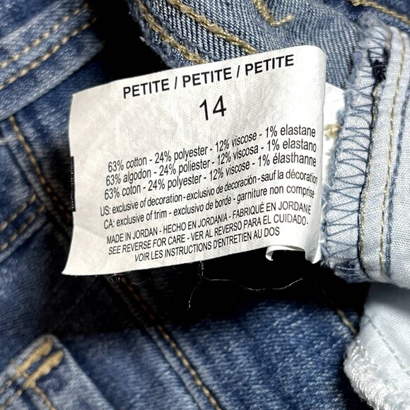 Gloria Vanderbilt | Petite Embroidered Amanda Capri | 14P - Picture 8 of 9